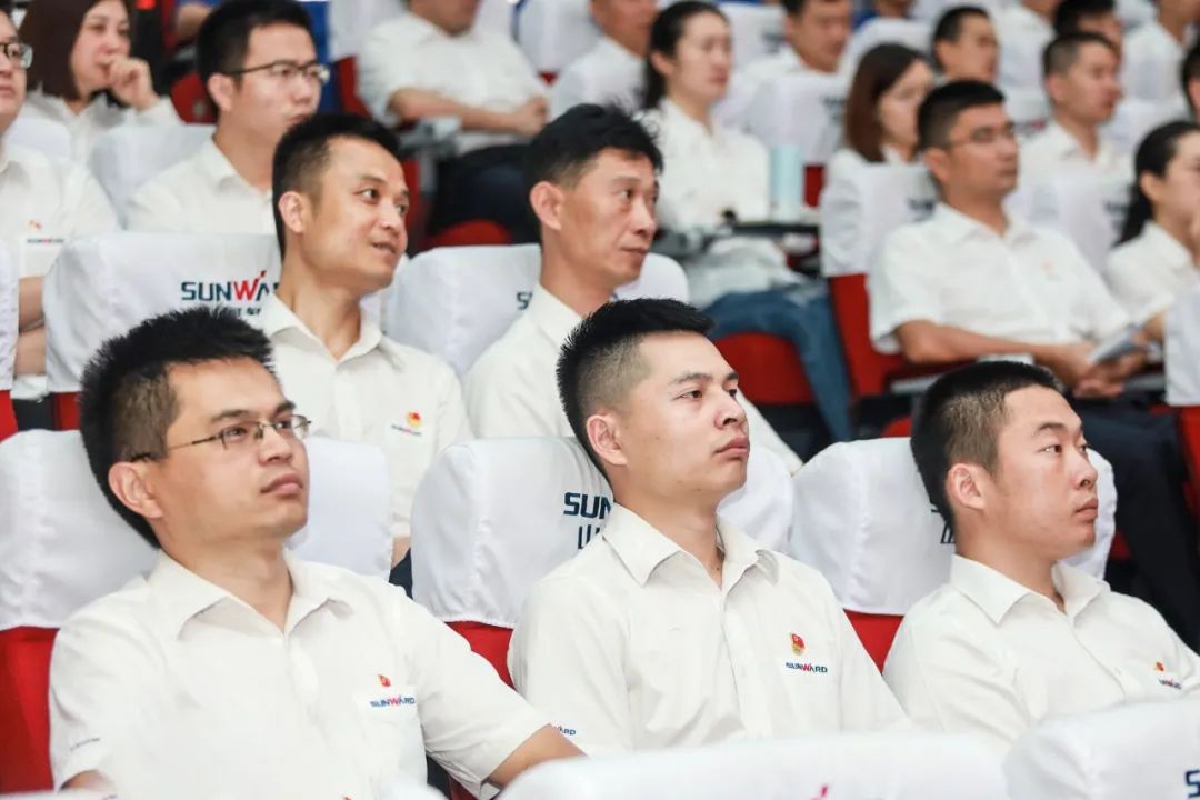 威尼克斯wac5000智能党委集中收看庆祝中国共产党成立100周年大会现场直播