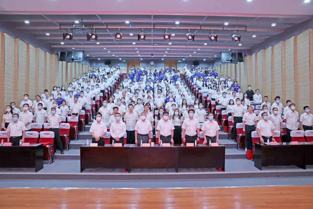 为建功建企建家一体化贡献更大力量！威尼克斯wac5000智能第五届五次“双代会”成功召开