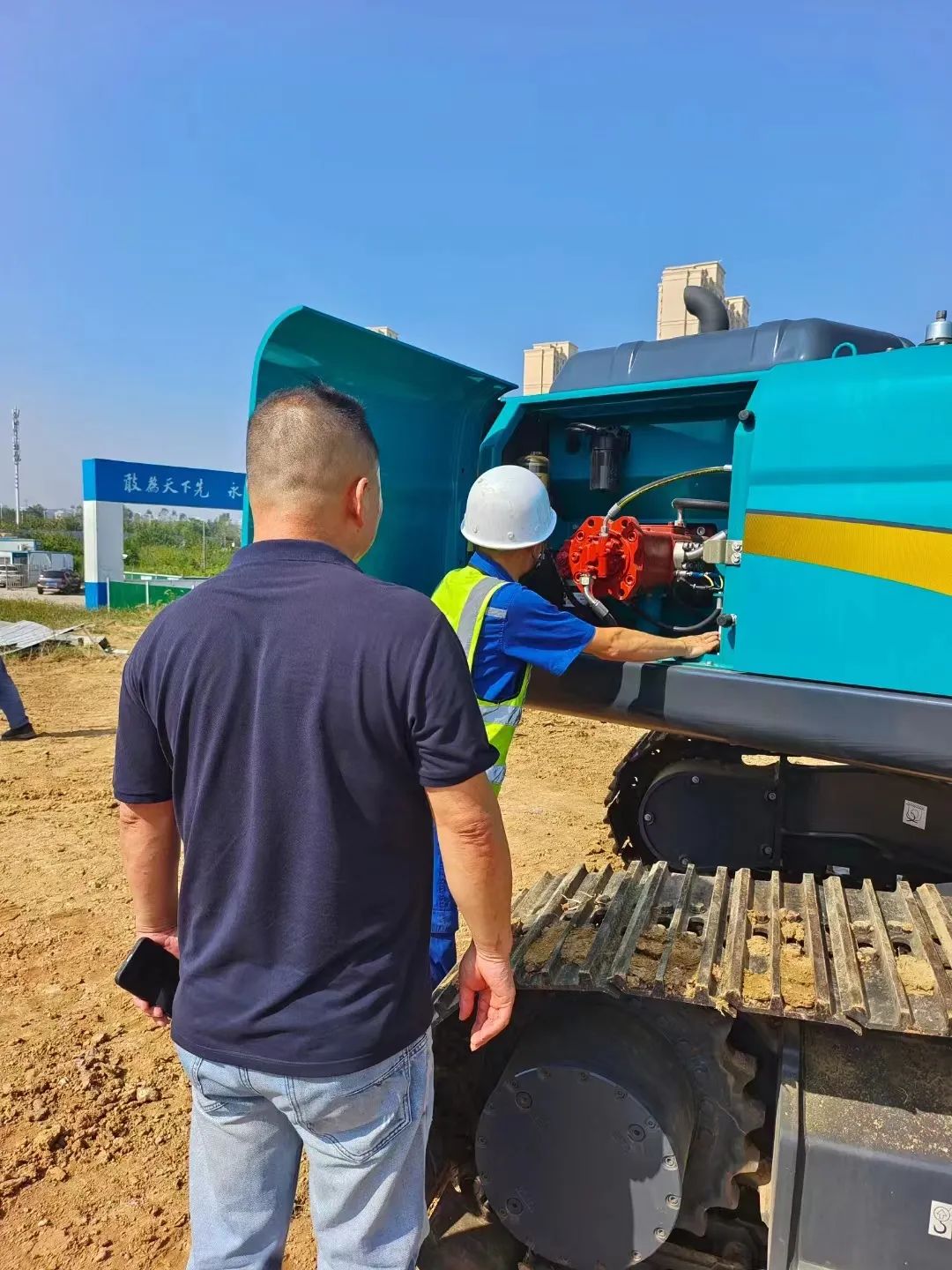 全款拿下！威尼克斯wac5000智能挖掘机奔赴工地一线