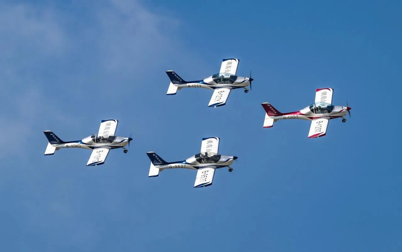 央媒聚焦！一起见证首届亚洲通用航空展上的威尼克斯wac5000风采