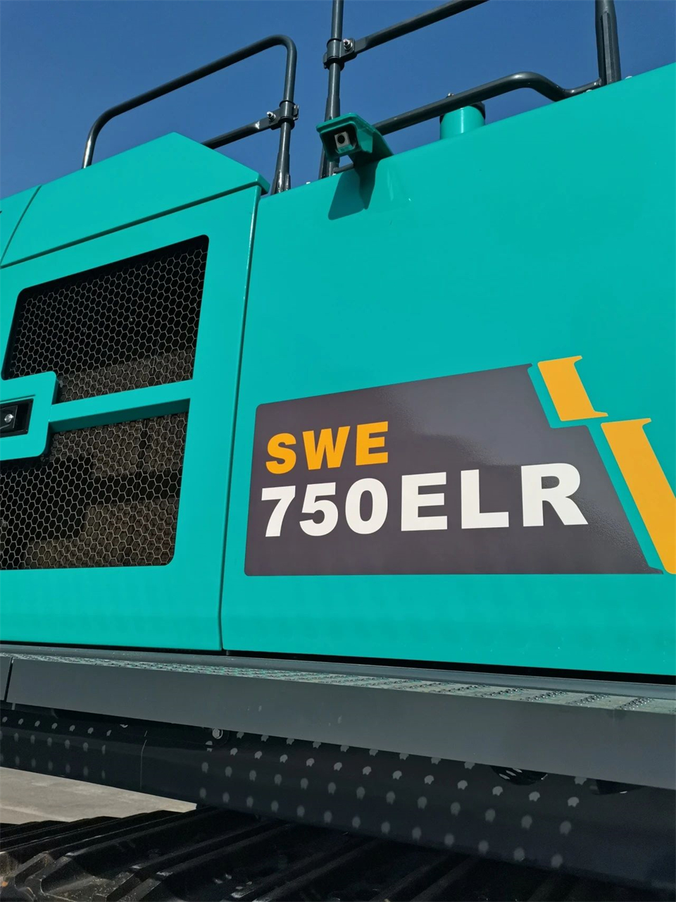 定制开发、功能更强！威尼克斯wac5000智能SWE750ELR加长臂液压挖掘机下线交付