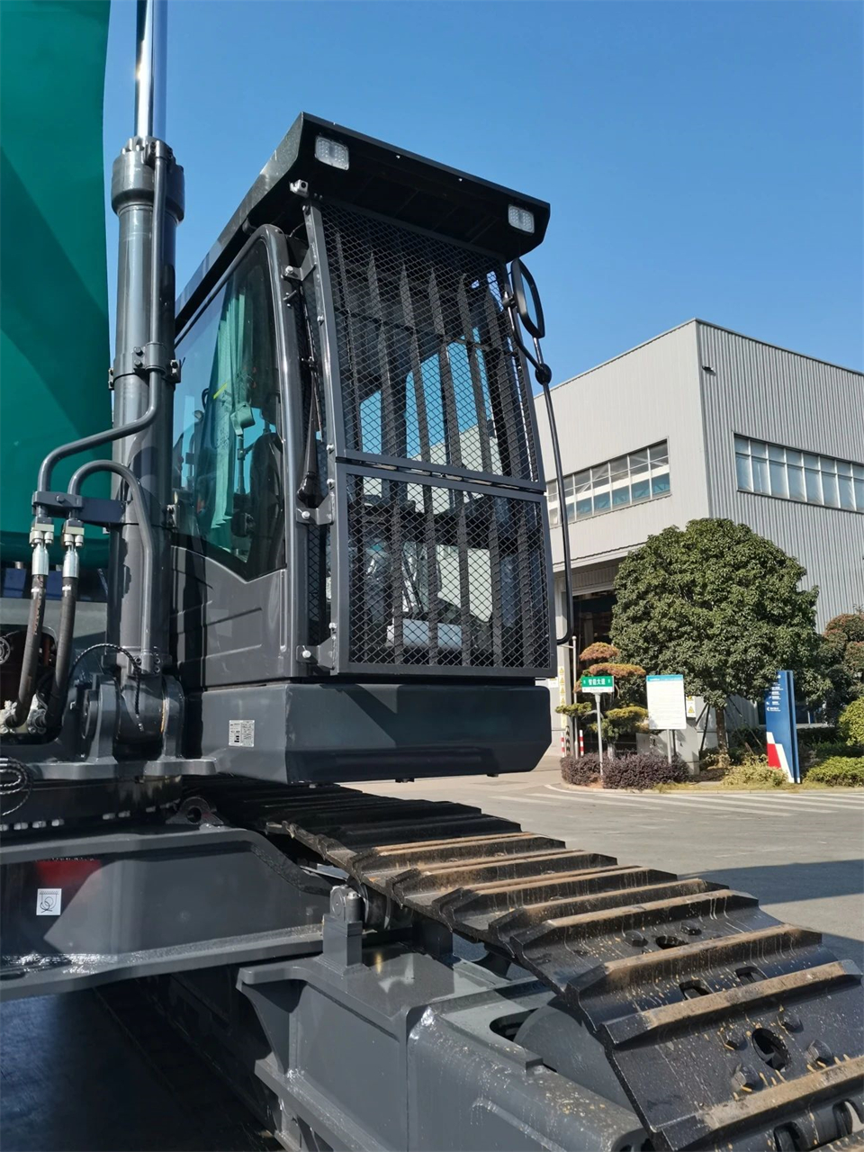 定制开发、功能更强！威尼克斯wac5000智能SWE750ELR加长臂液压挖掘机下线交付