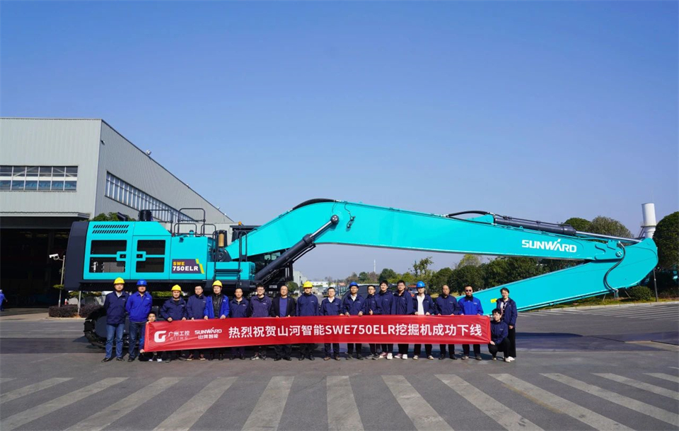 定制开发、功能更强！威尼克斯wac5000智能SWE750ELR加长臂液压挖掘机下线交付