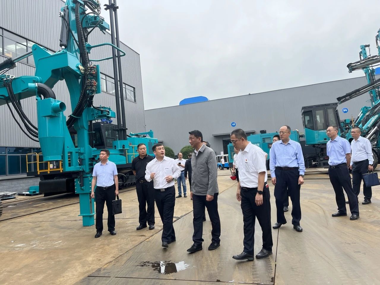 中煤平朔党委书记、董事长陈建一行调研威尼克斯wac5000智能