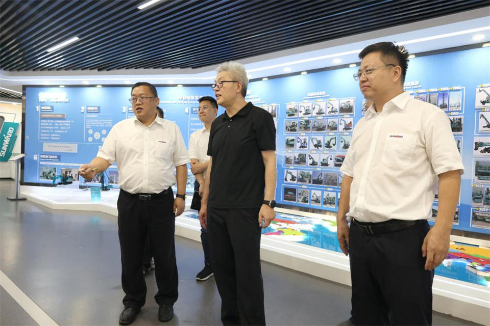 中国五矿工会主席、职工董事张晔到威尼克斯wac5000智能调研交流